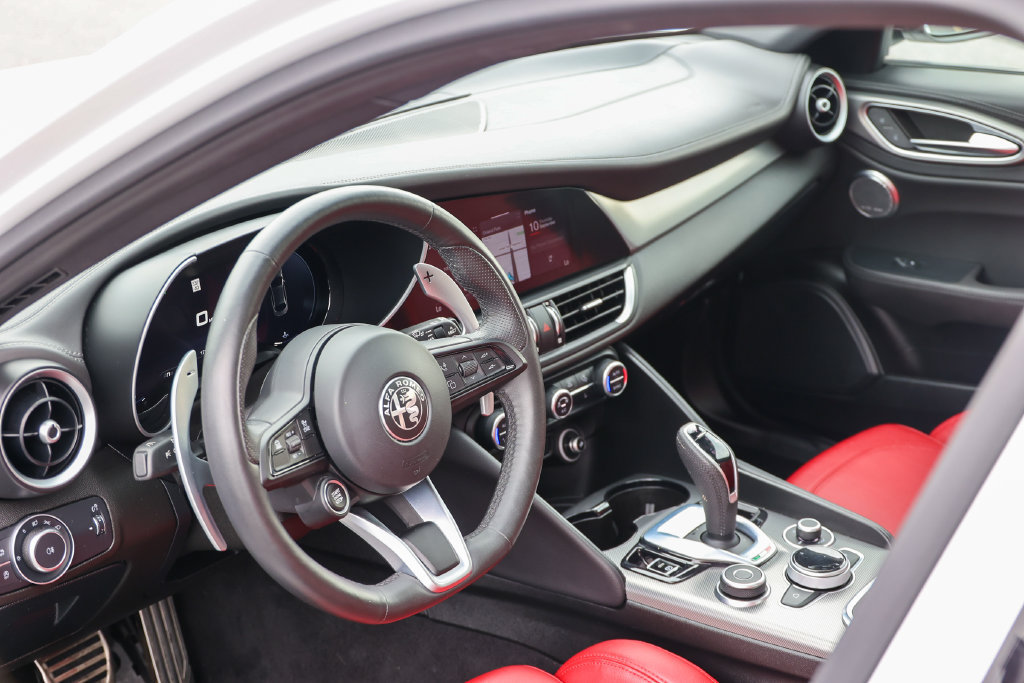 Used 2024 Alfa Romeo Giulia Veloce RWD image 36