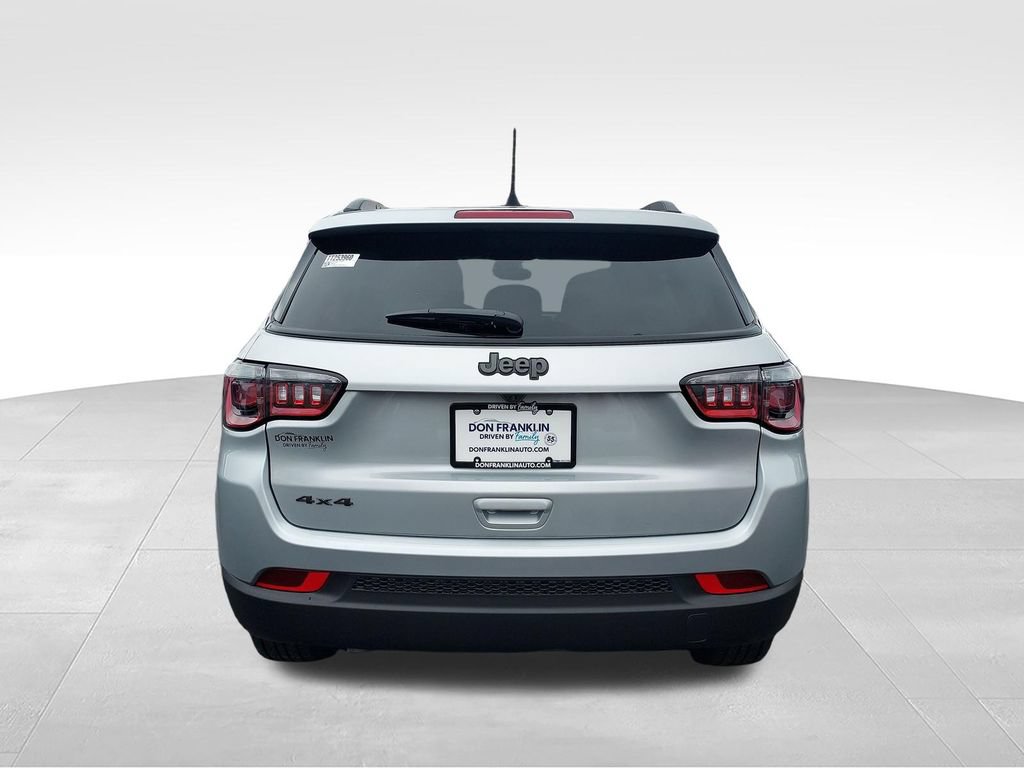 New 2026 Jeep Compass Latitude AWD/4WD image 4