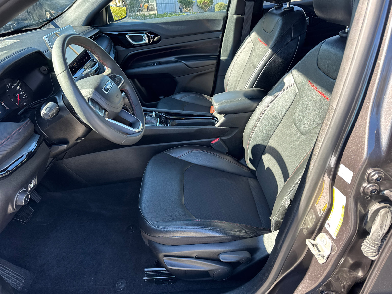 Used 2023 Jeep Compass Trailhawk image 9