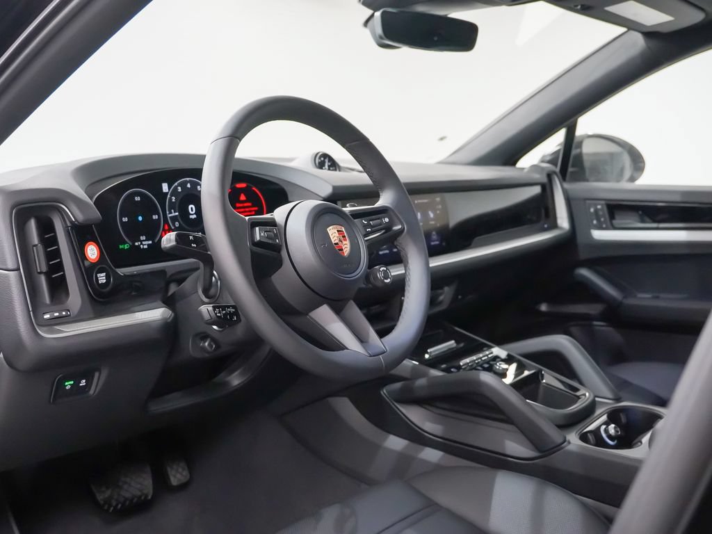 Certified 2026 Porsche Cayenne Coupe AWD/4WD image 4