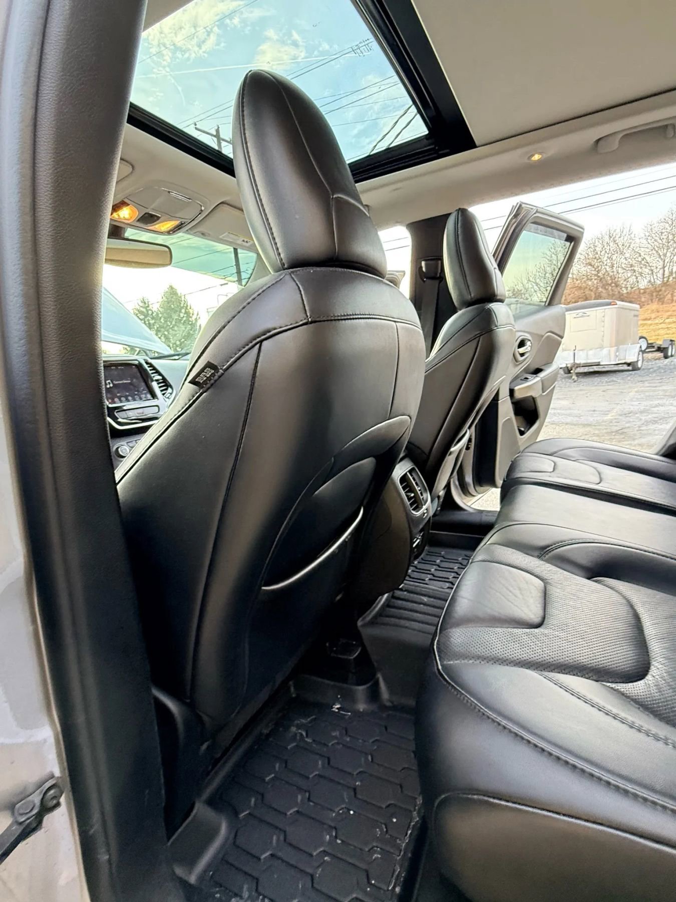 Used 2020 Jeep Cherokee Limited image 42