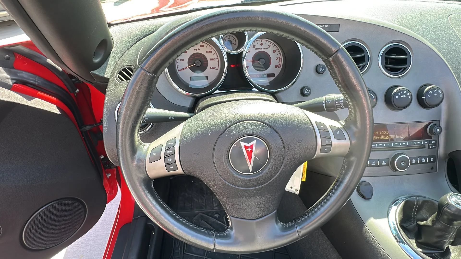 Used 2006 Pontiac Solstice Convertible w/ Premium Package RWD image 10