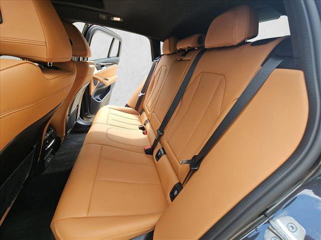 Used 2025 BMW X4 xDrive30i image 18