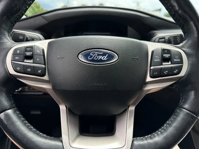 Used 2022 Ford Explorer XLT w/ Equipment Group 202A RWD image 19