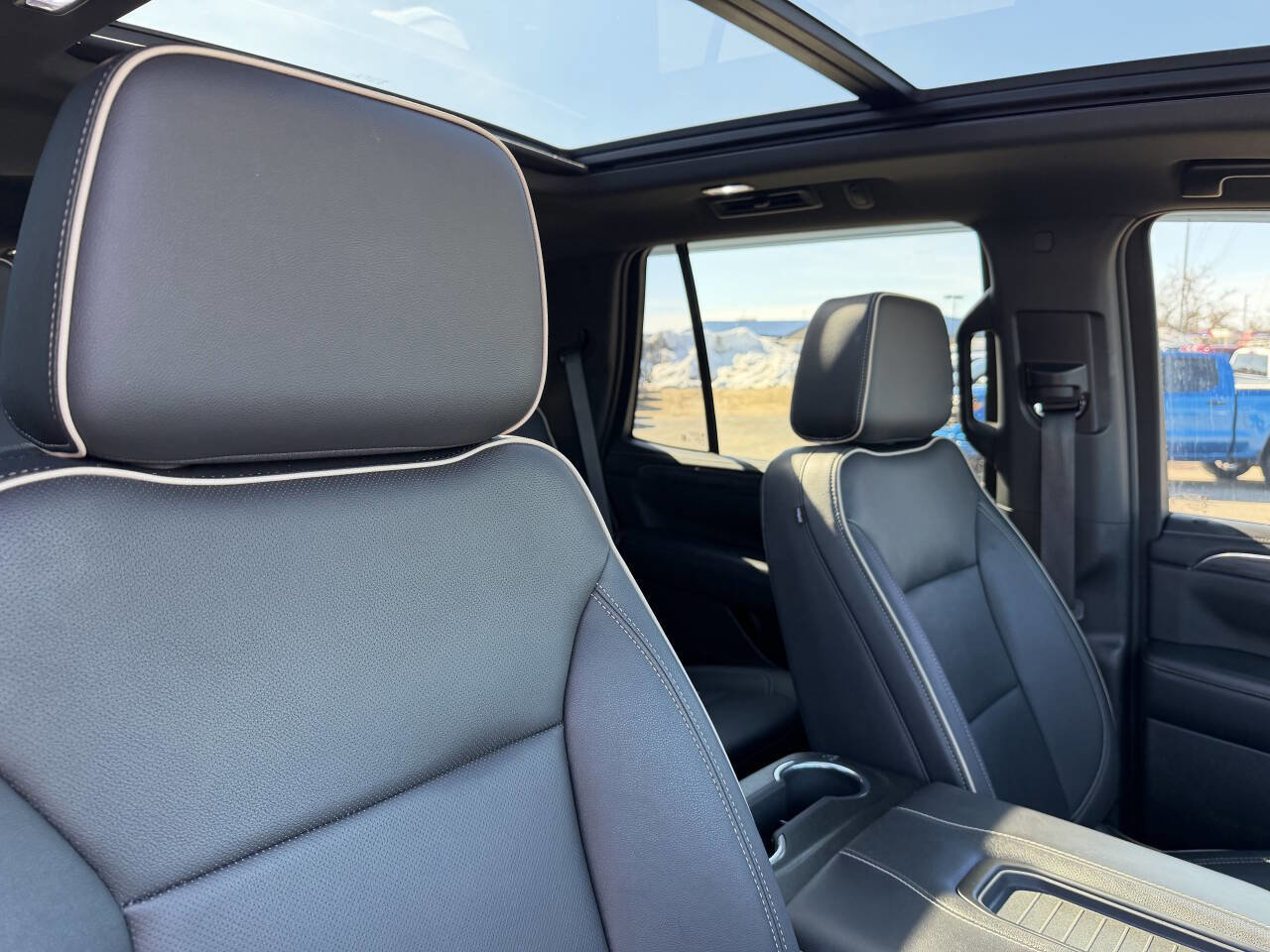 Used 2023 GMC Yukon SLT w/ SLT Luxury Package image 53