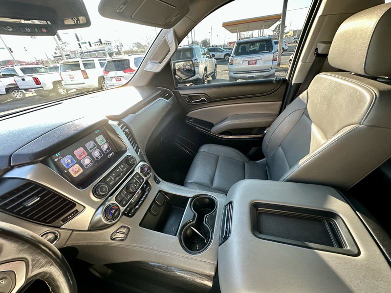Used 2018 Chevrolet Suburban LT w/ LT Signature Package image 34