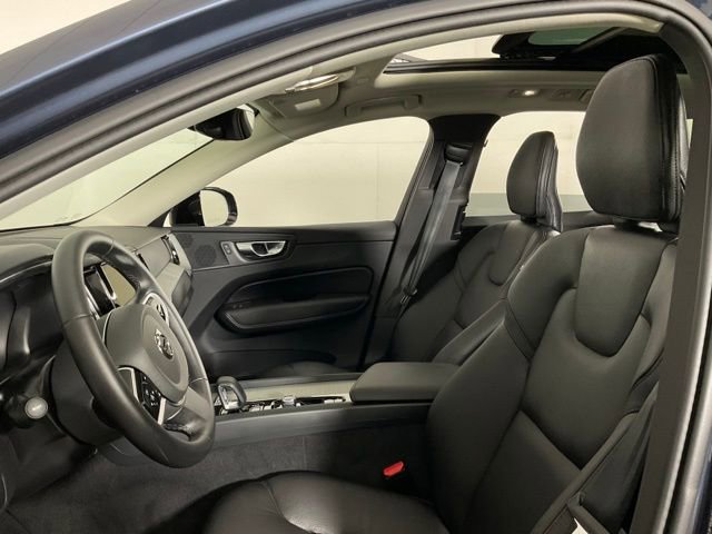 Certified 2025 Volvo XC60 B5 Plus image 29