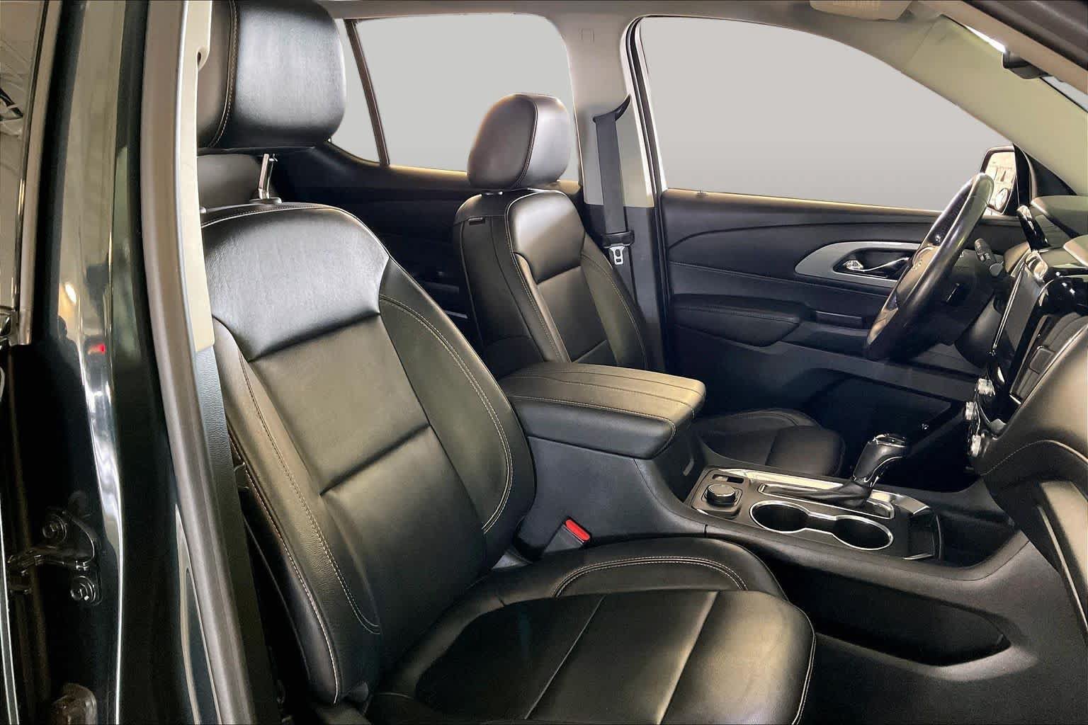 Used 2020 Chevrolet Traverse RS FWD image 8