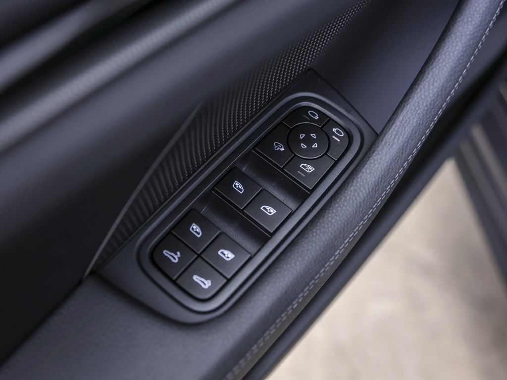 New 2026 Porsche Panamera RWD image 28