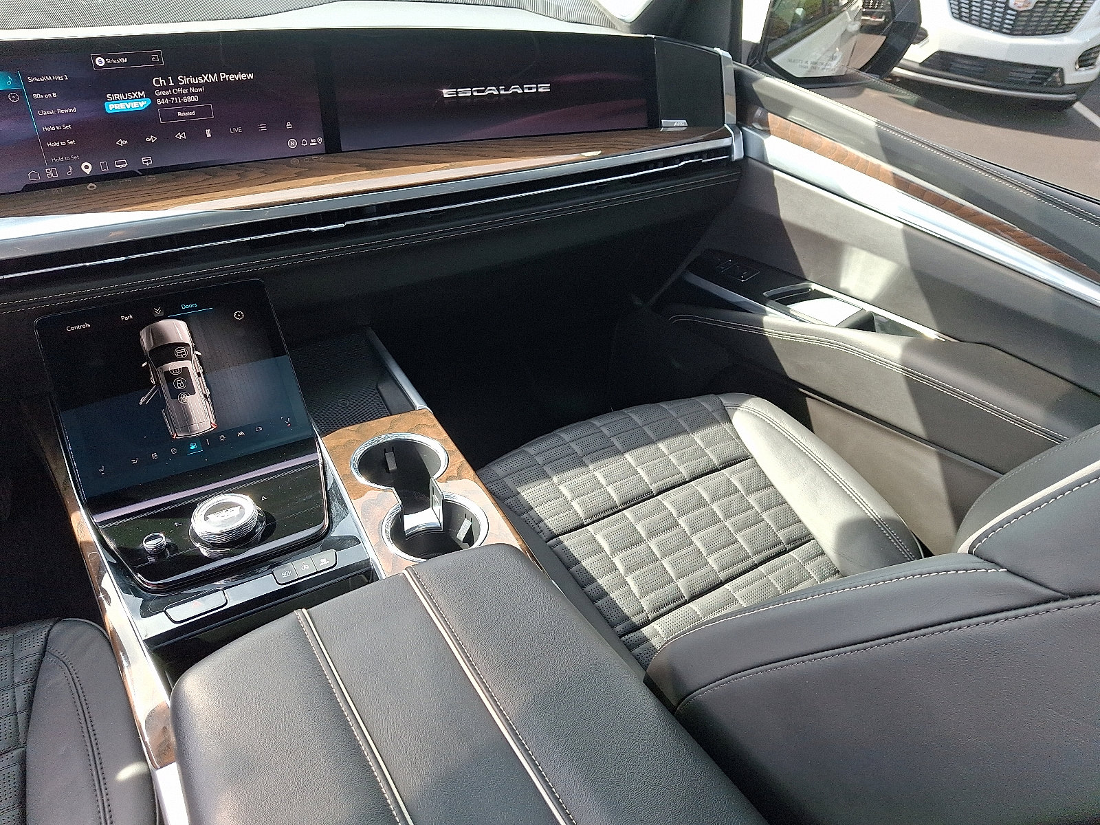 Certified 2025 Cadillac Escalade ESV Sport Platinum w/ LPO, Floor Liner Package AWD/4WD image 21