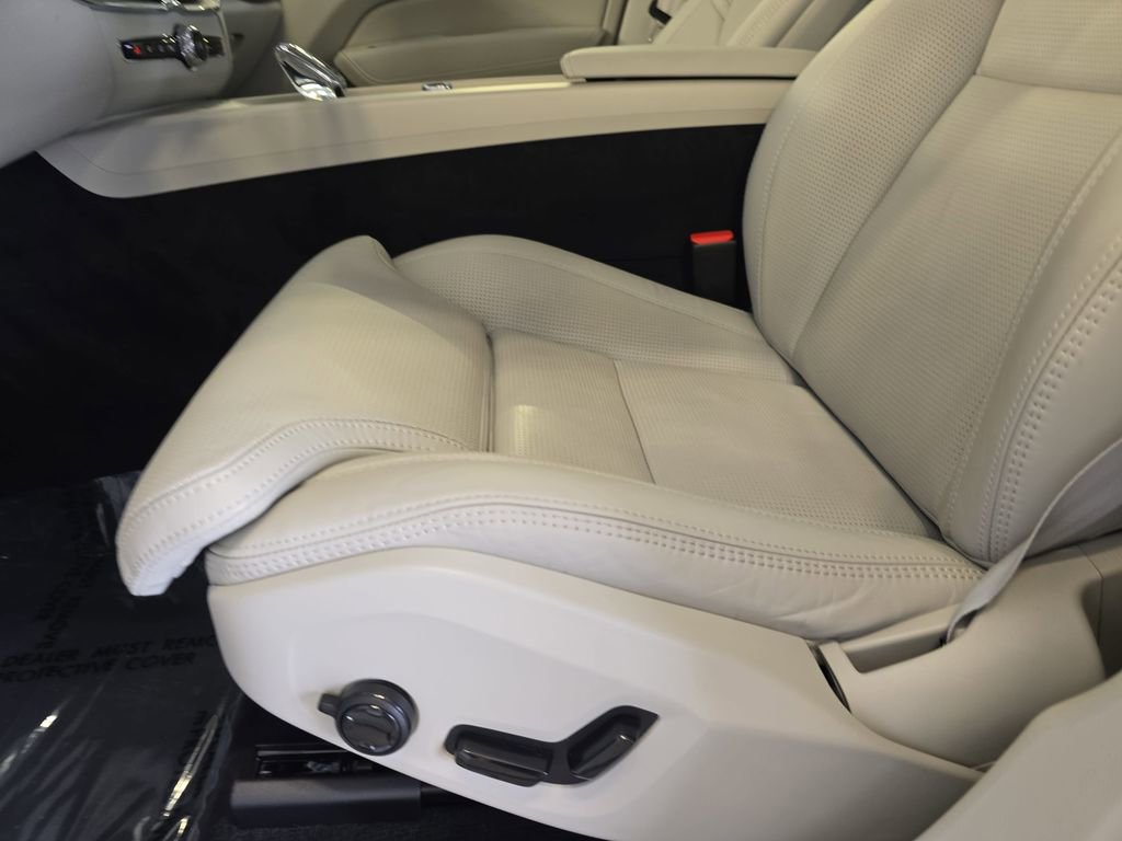 Used 2025 Volvo XC60 T8 Ultra w/ Protection Package Premier AWD/4WD image 31