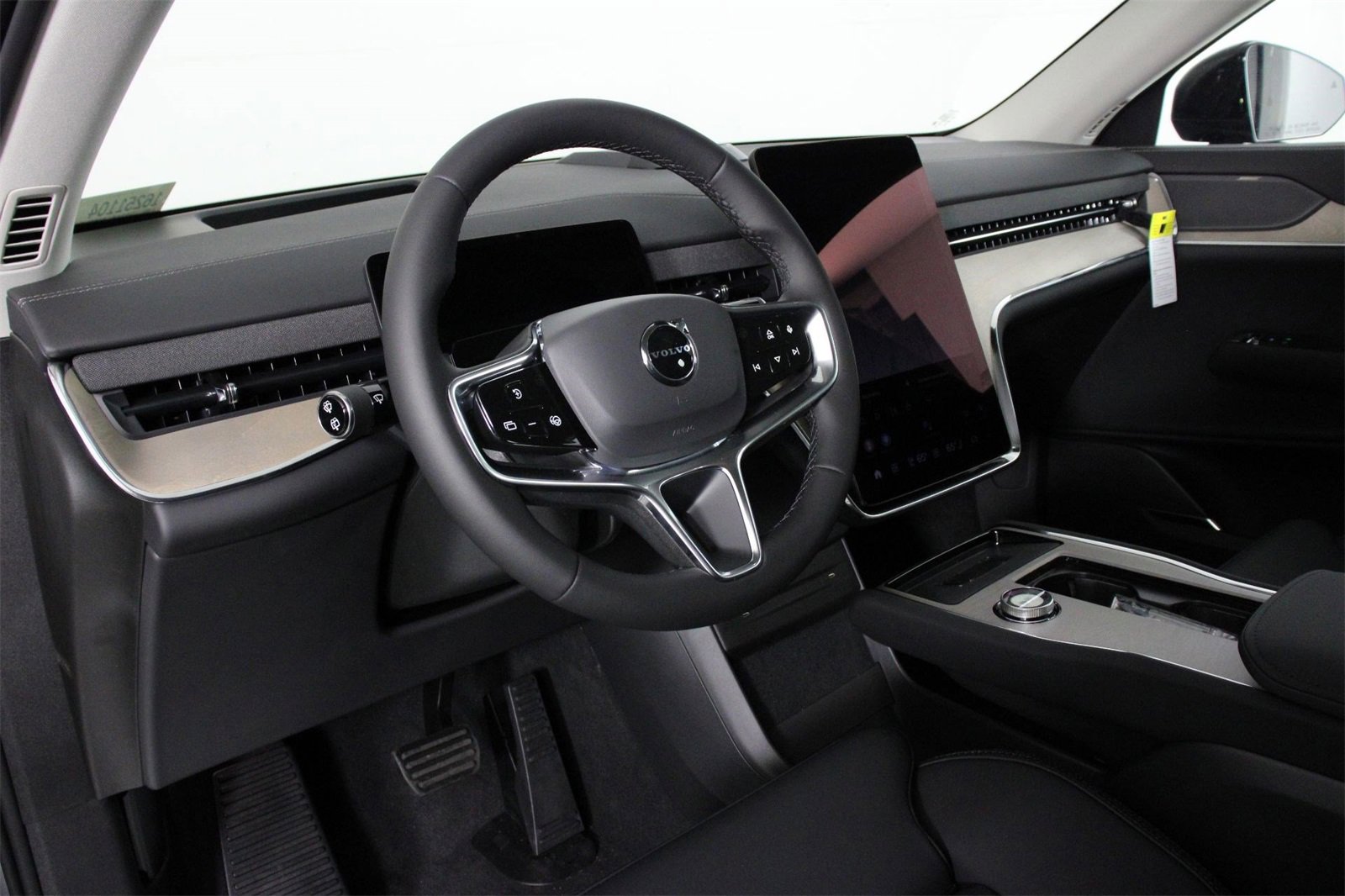 New 2025 Volvo EX90 Plus image 8