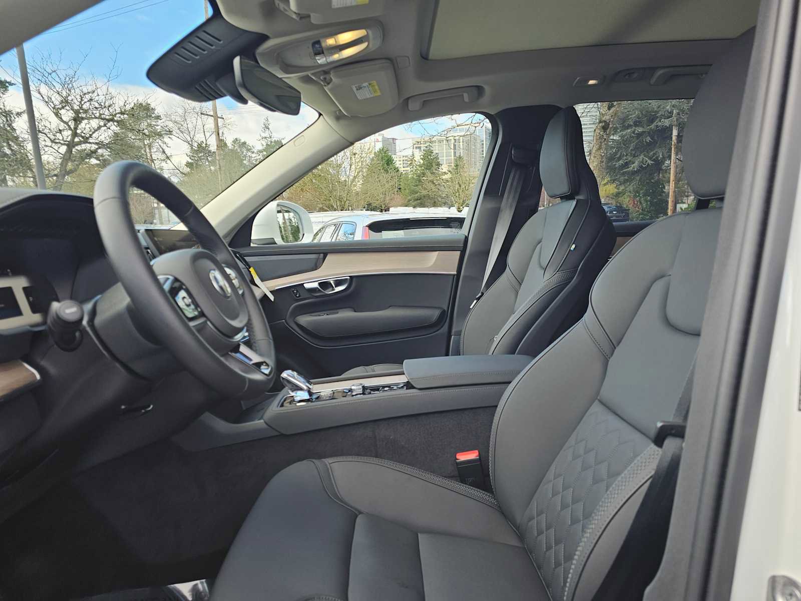 Used 2025 Volvo XC90 T8 Plus w/ Protection Package Premier image 22