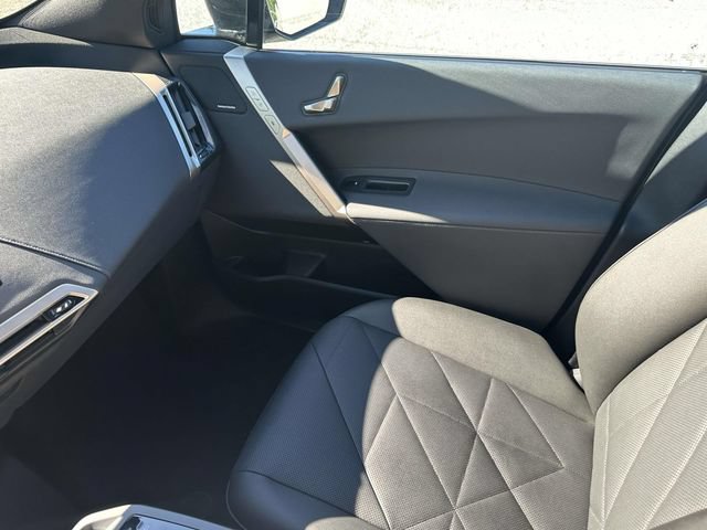 Certified 2023 BMW iX xDrive50 w/ Sport Package AWD/4WD image 38