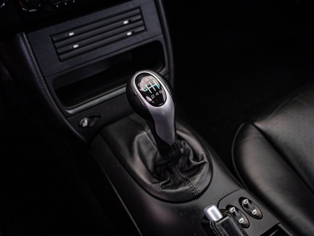 Used 2004 Porsche 911 Carrera image 33