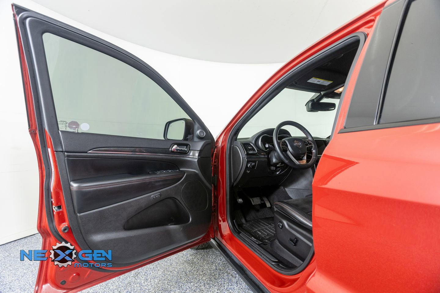 Used 2019 Jeep Grand Cherokee Trailhawk image 9