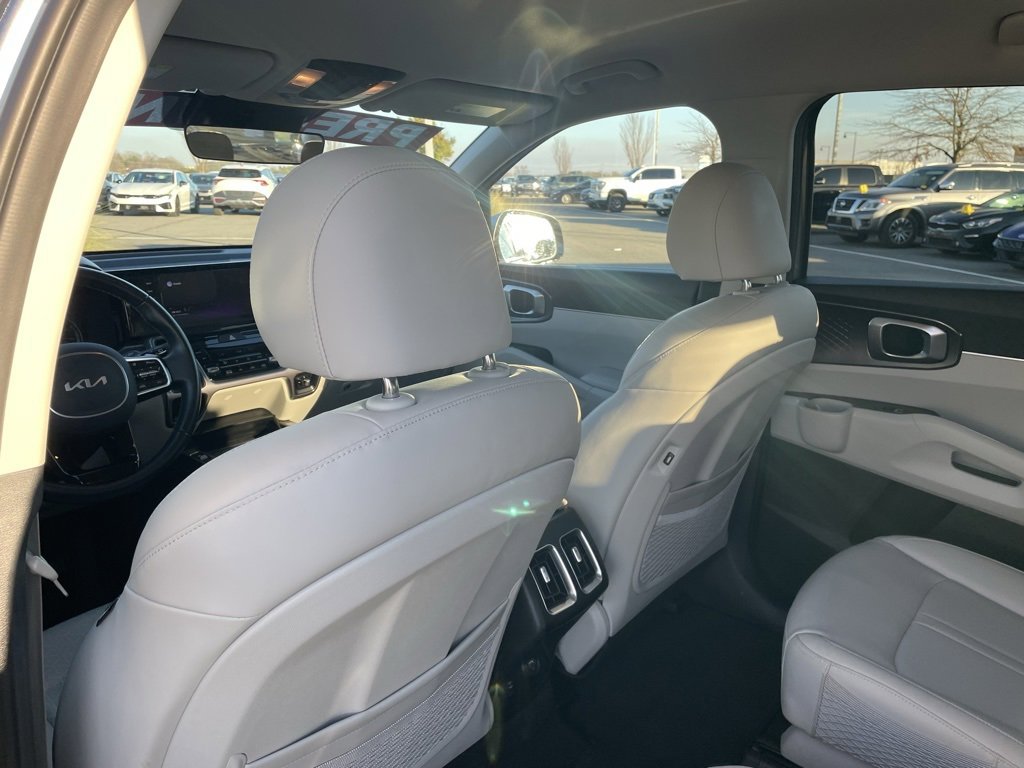 Used 2022 Kia Sorento S image 28