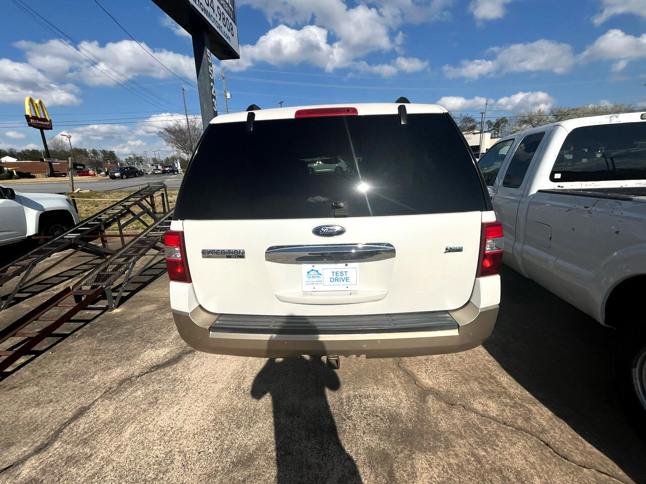 Used 2014 Ford Expedition EL XLT w/ Equipment Group 202A image 5