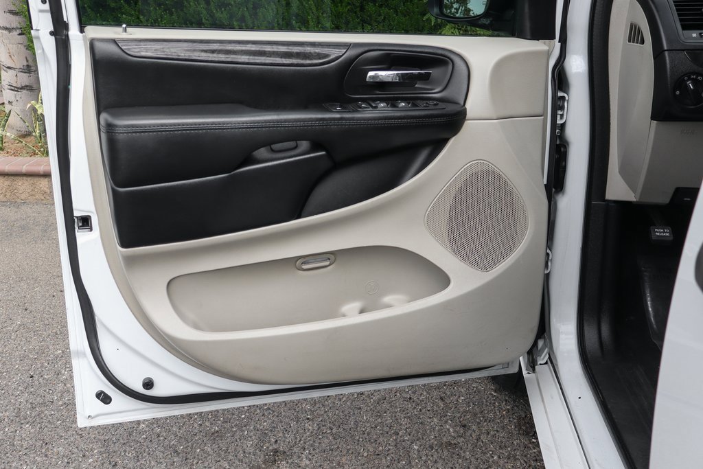 Used 2019 Dodge Grand Caravan SE image 14