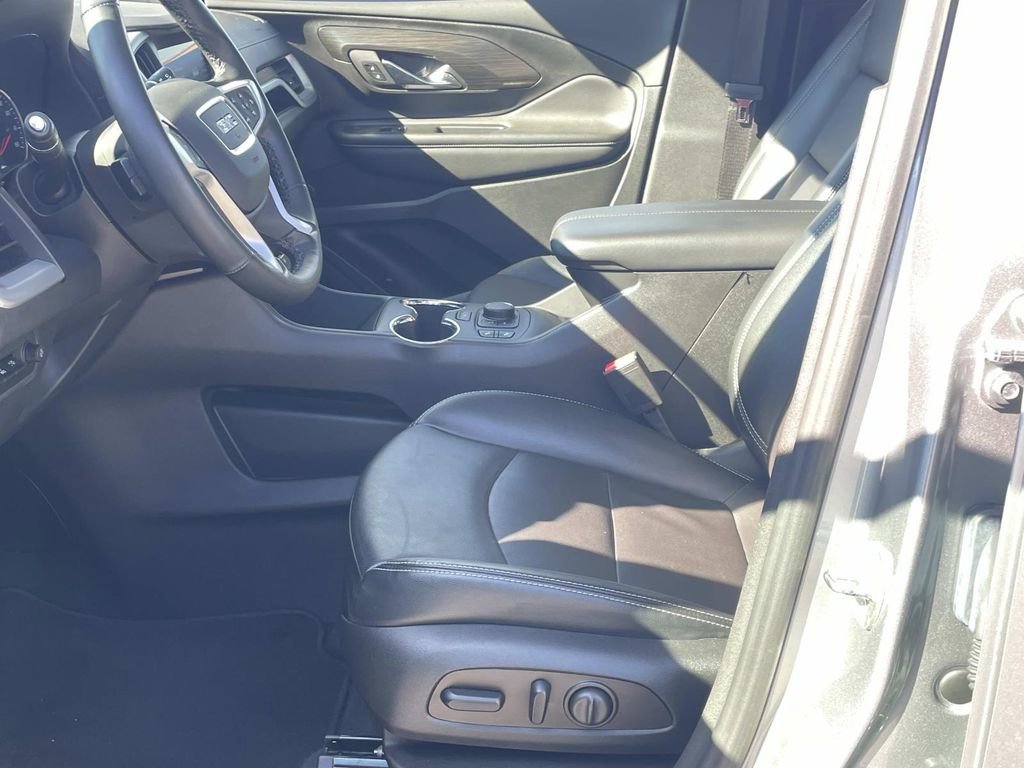 Used 2023 GMC Terrain SLT w/ Tech Package image 18