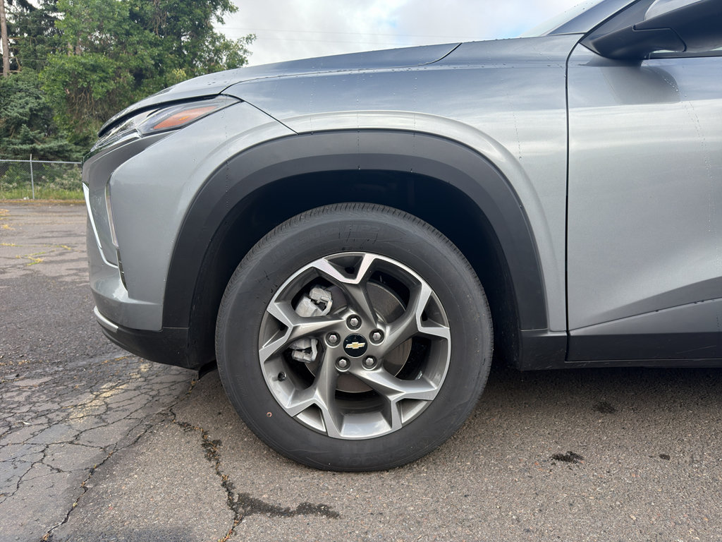 New 2025 Chevrolet Trax LT w/ Driver Confidence Package FWD image 6