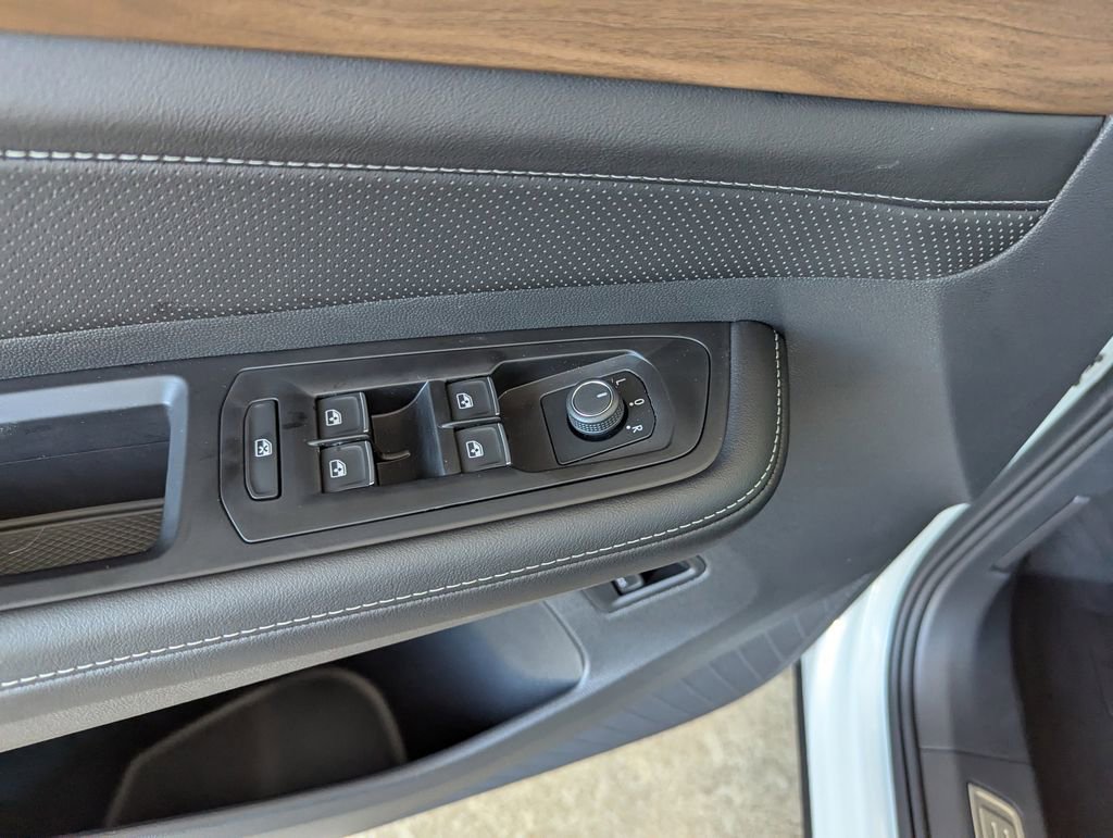 New 2026 Volkswagen Atlas SE image 18