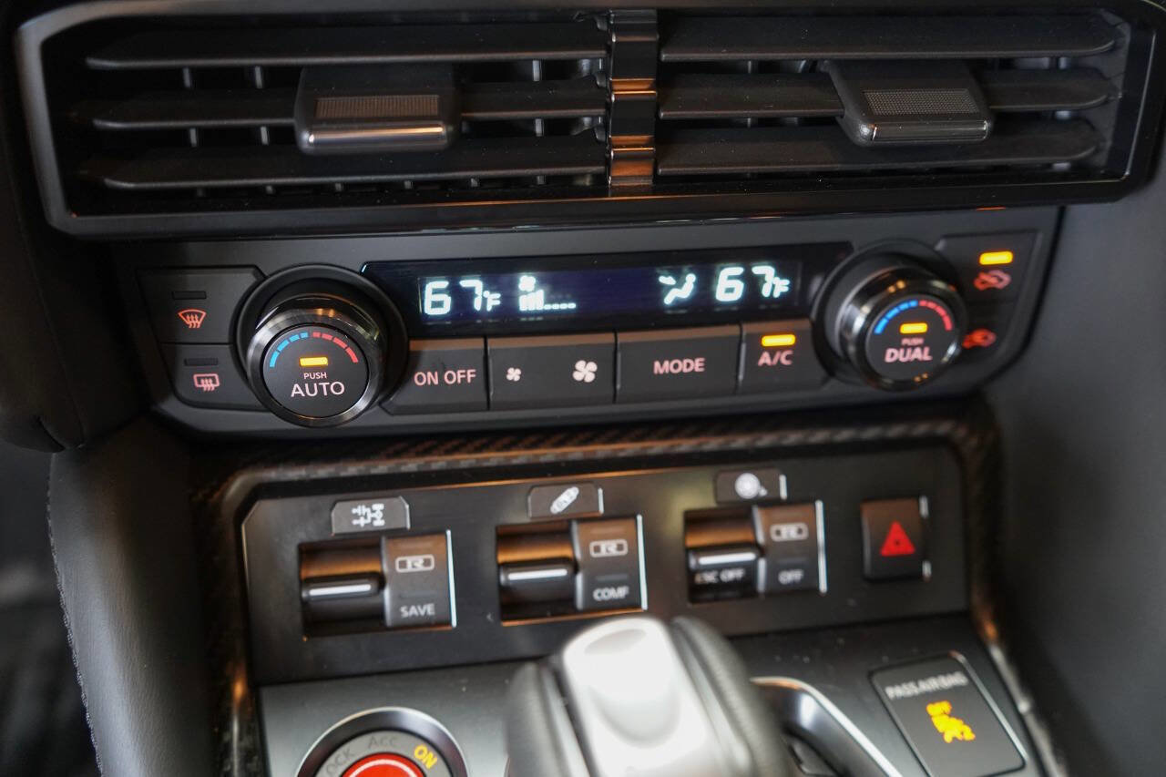 Used 2021 Nissan GT-R Premium image 54