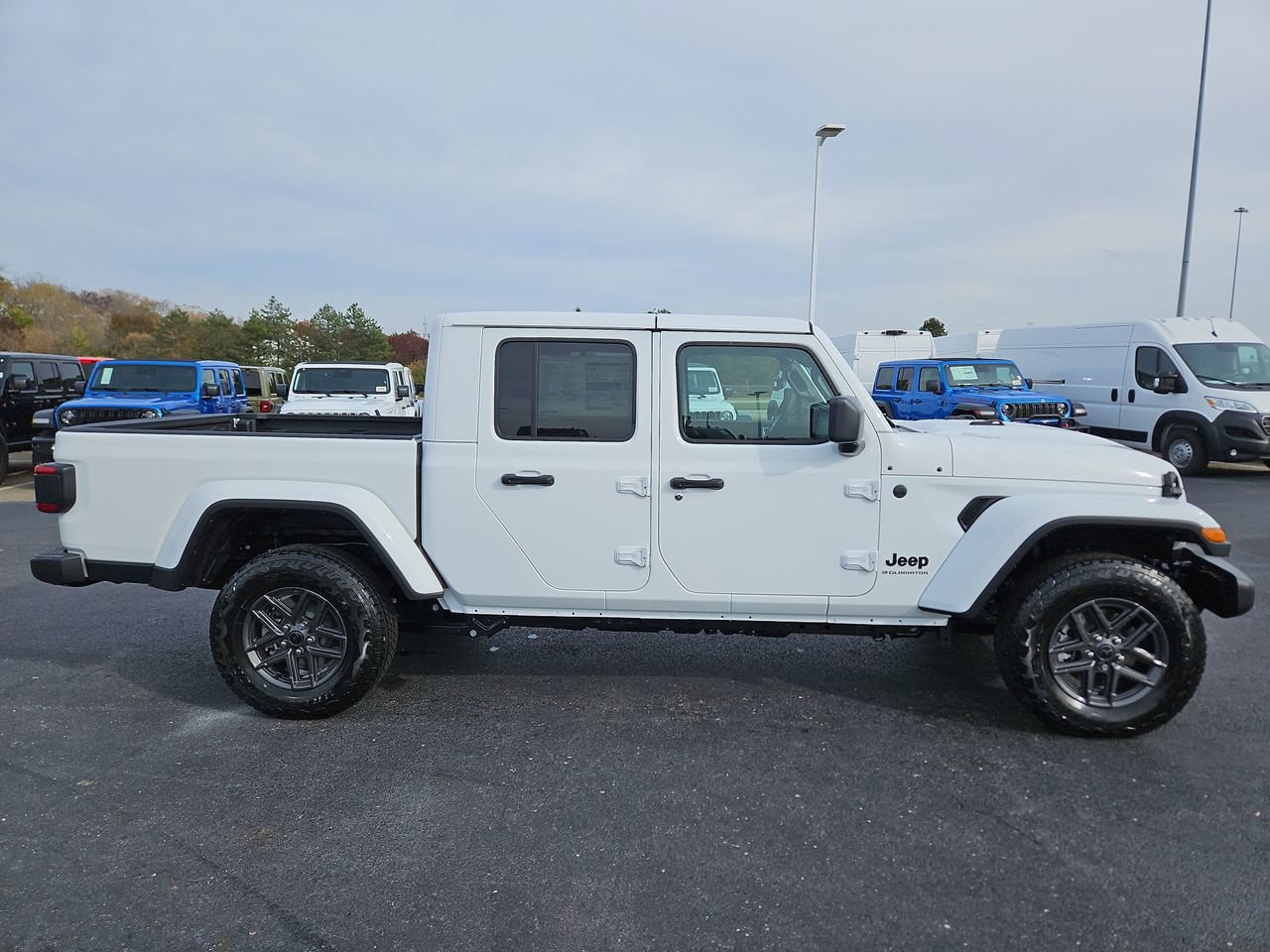 New 2026 Jeep Gladiator Sport AWD/4WD image 9