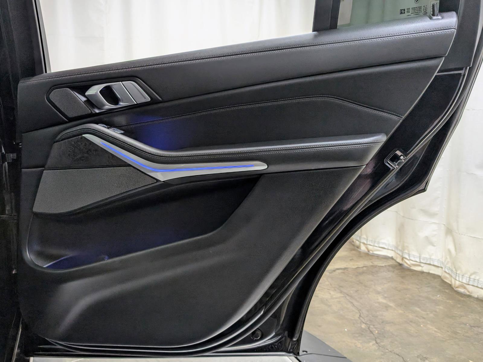 Used 2023 BMW X7 xDrive40i w/ Premium Package image 31