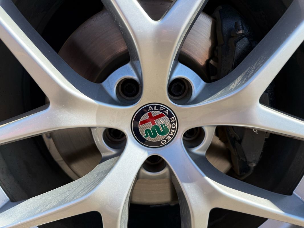 Used 2018 Alfa Romeo Stelvio Ti Sport image 36