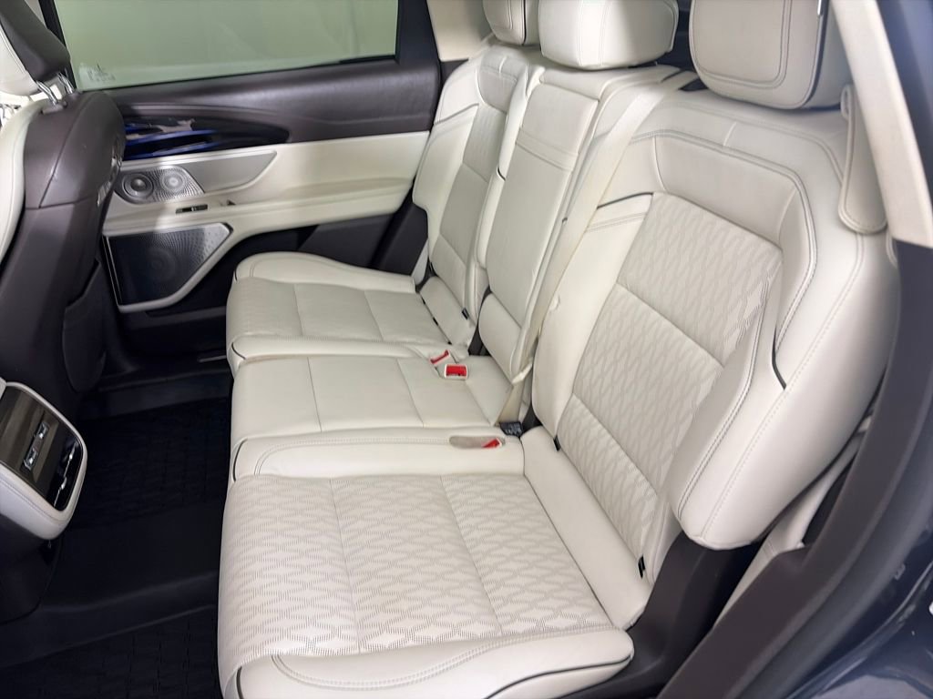 Used 2024 Lincoln Nautilus Black Label image 13