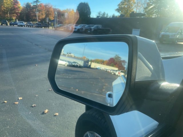 Used 2023 Chevrolet Traverse LT image 18