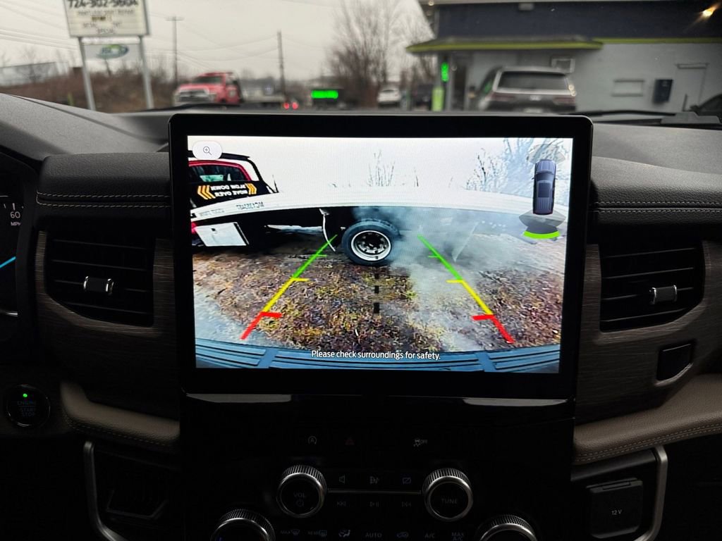 Used 2024 Ford Expedition Max Limited image 18