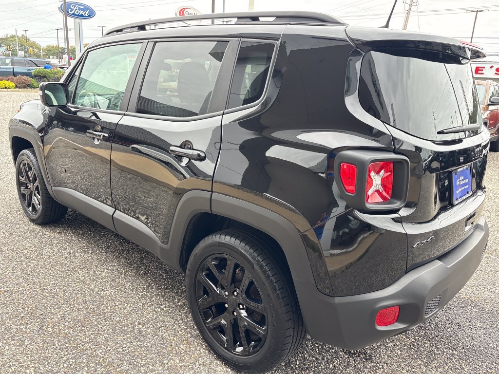 Used 2023 Jeep Renegade Altitude AWD/4WD image 27