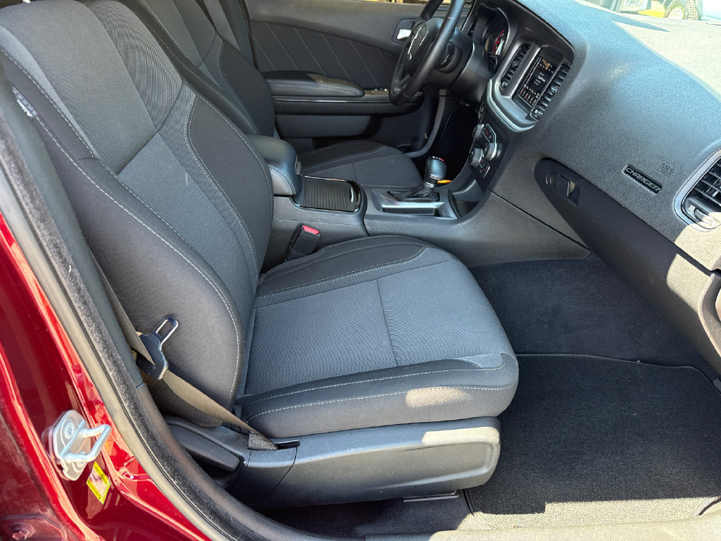 Used 2022 Dodge Charger SXT w/ Blacktop Package RWD image 13