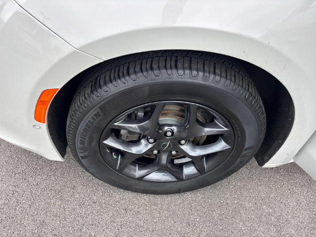 Used 2020 Chrysler Pacifica Touring-L Plus FWD image 35