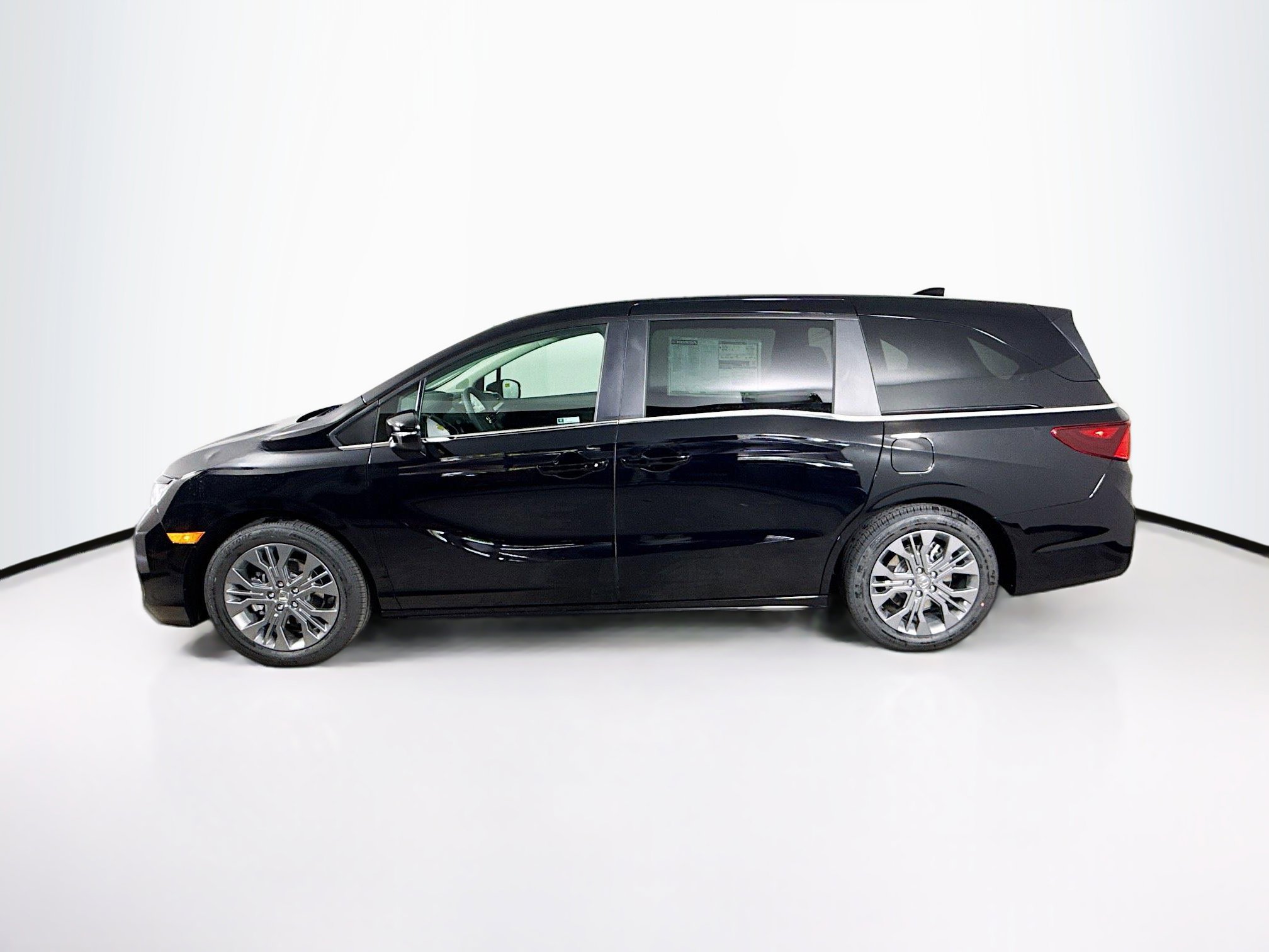 New 2026 Honda Odyssey Touring image 7