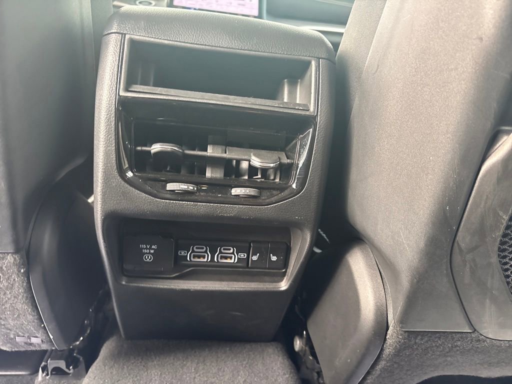 Certified 2023 Jeep Grand Cherokee Limited w/ Black Appearance Package image 33