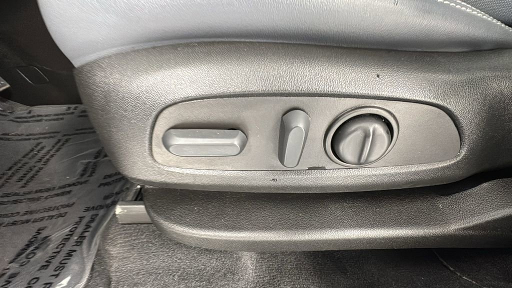 Used 2023 Buick Enclave Essence w/ Experience Buick Package image 11