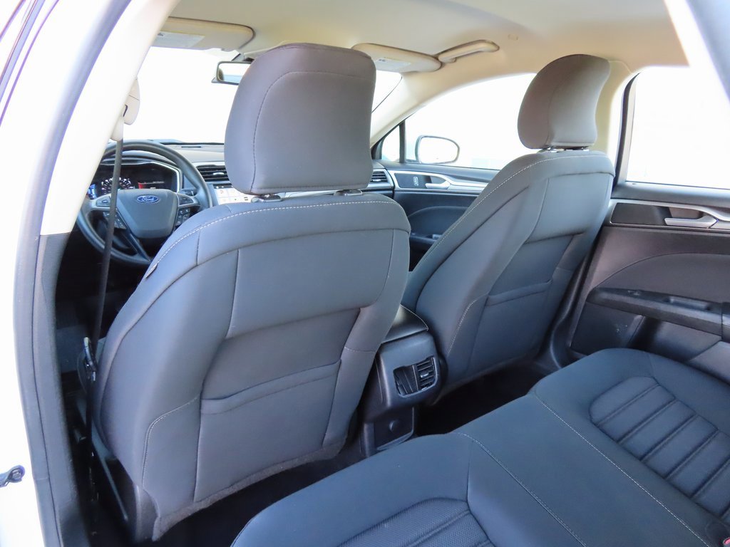 Used 2019 Ford Fusion SE image 28