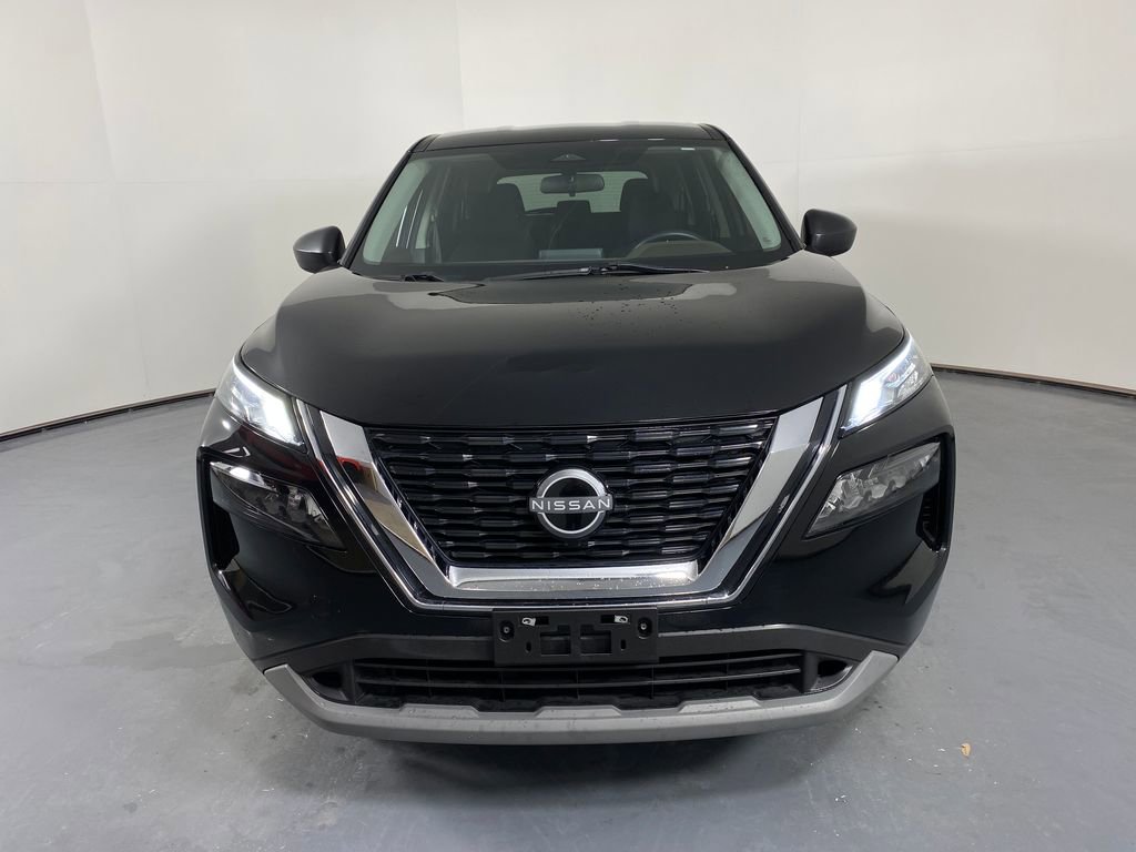 Used 2023 Nissan Rogue S image 2