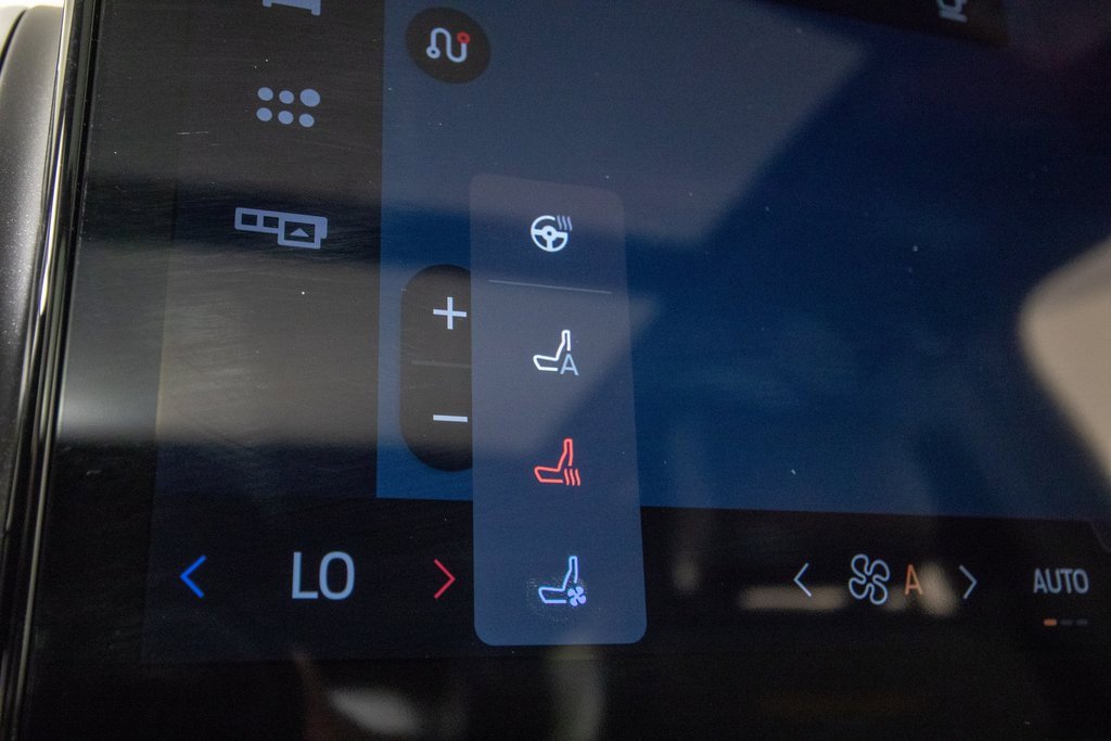 Used 2025 Ford Expedition Tremor image 26