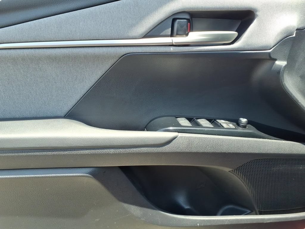 Used 2025 Toyota Camry LE FWD image 17