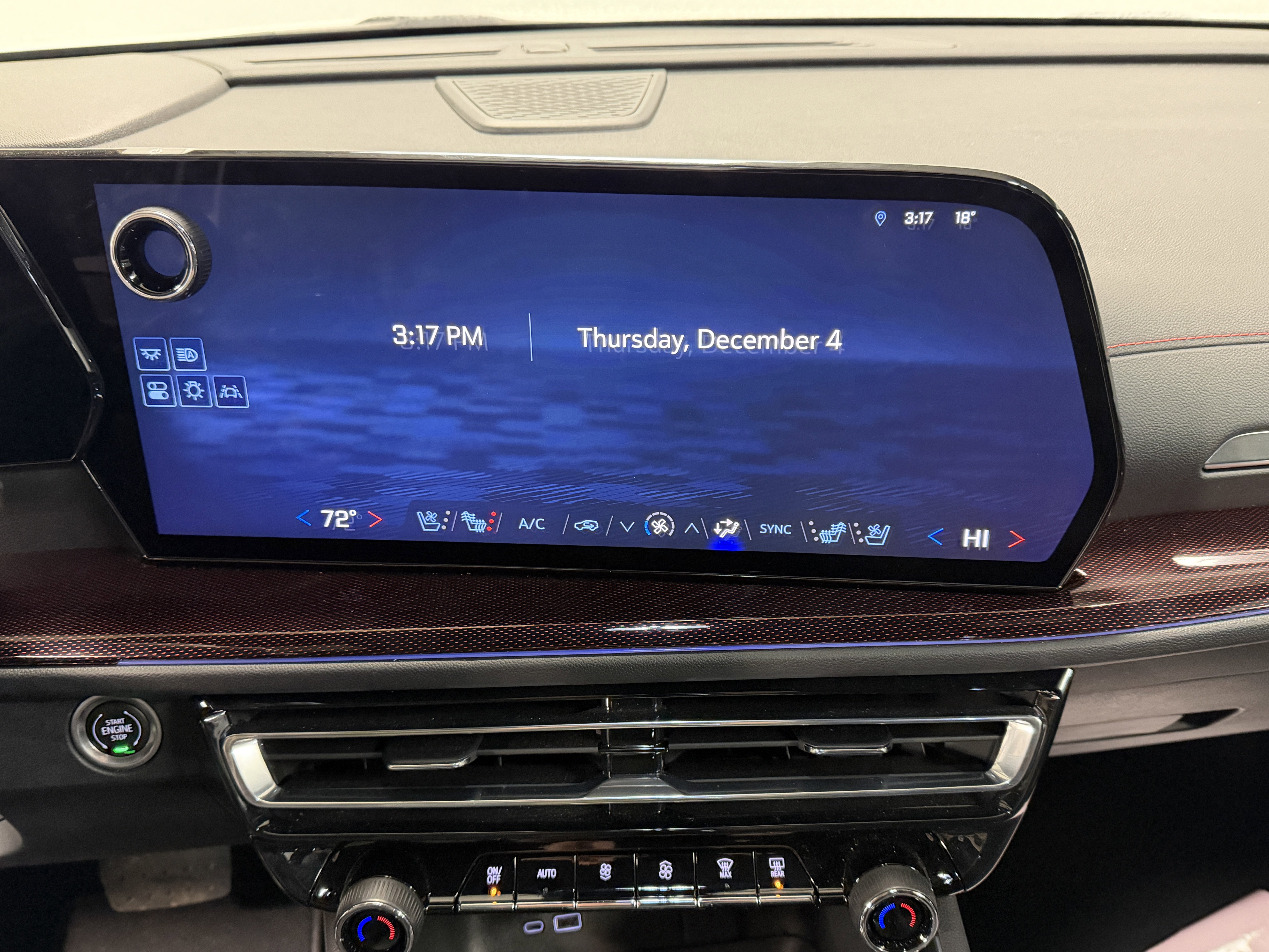 Used 2024 Chevrolet Traverse RS image 12