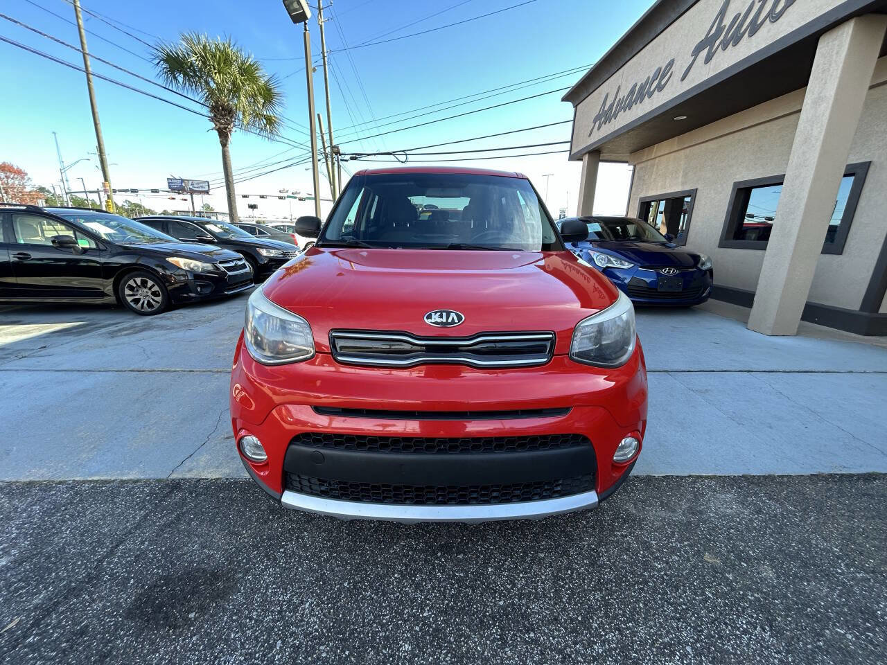 Used 2017 Kia Soul + image 7