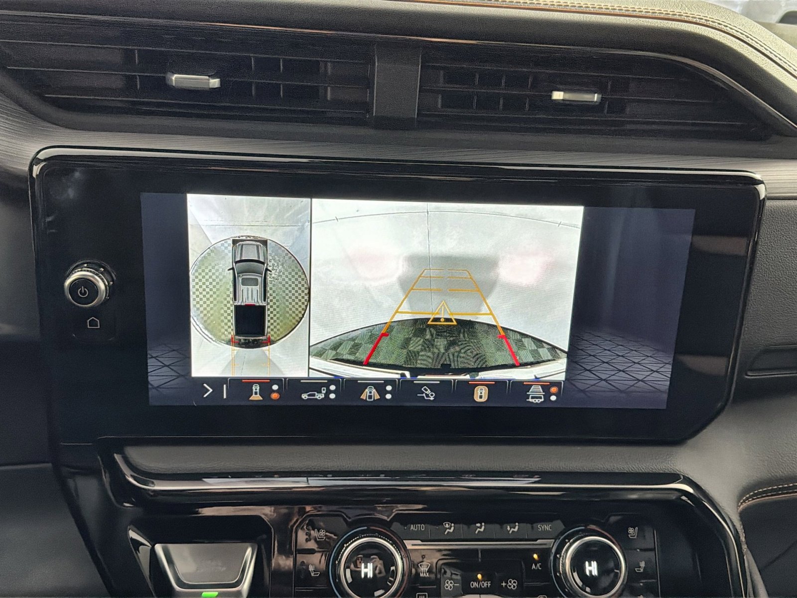 Used 2024 GMC Sierra 1500 AT4 w/ Technology Package image 19