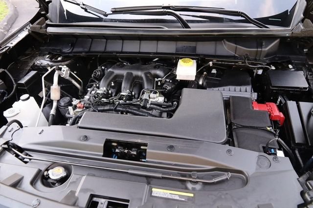 Certified 2025 Nissan Pathfinder Platinum w/ Cargo Package FWD image 32