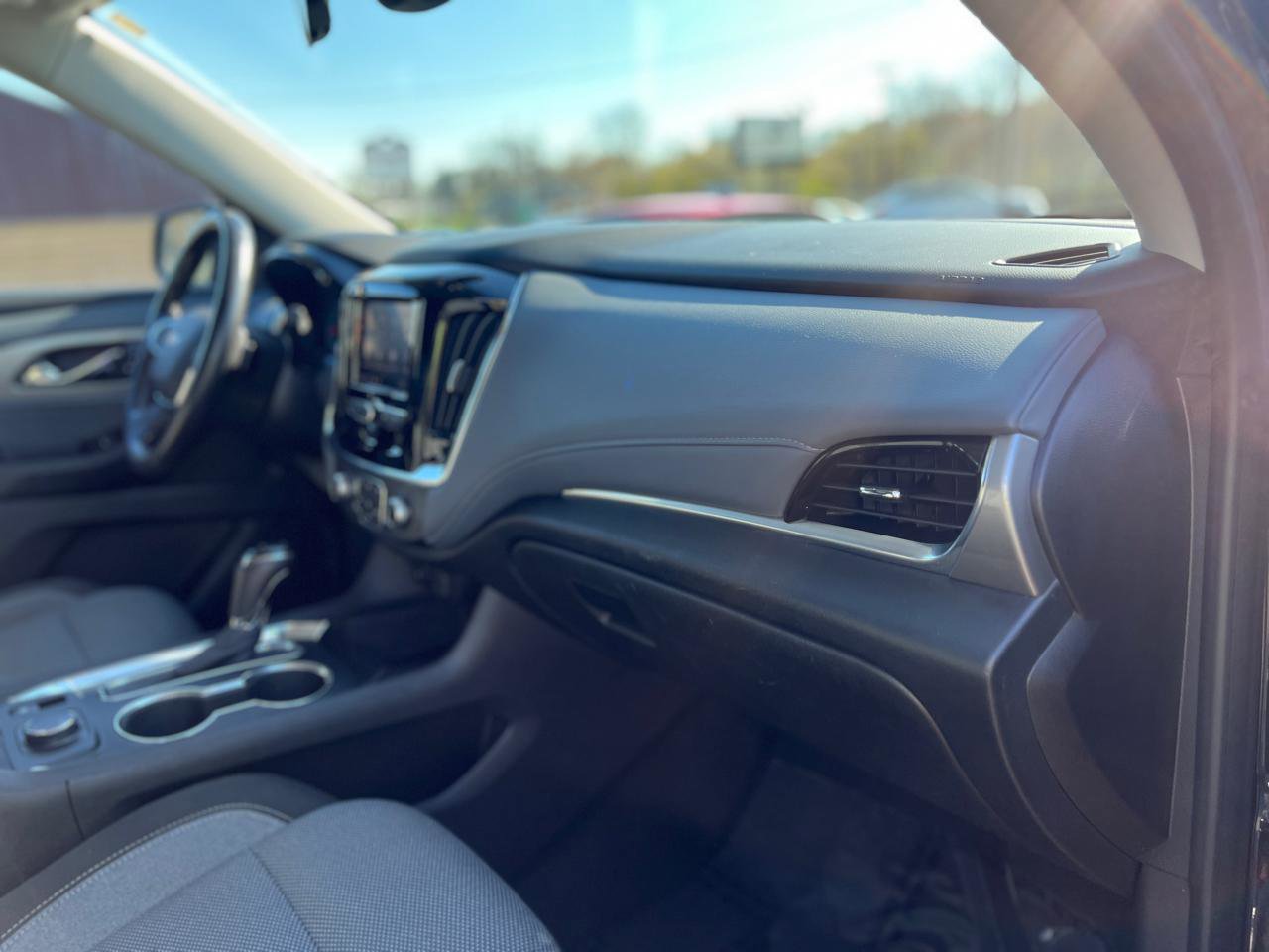 Used 2020 Chevrolet Traverse LT w/ LPO, Cargo Package AWD/4WD image 46
