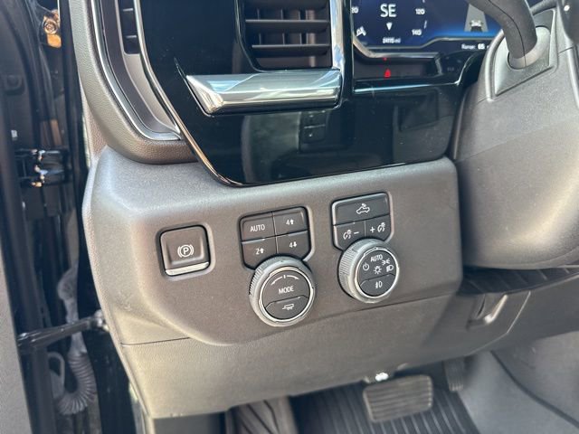 Used 2024 Chevrolet Silverado 1500 LT Trail Boss w/ Convenience Package II AWD/4WD image 18