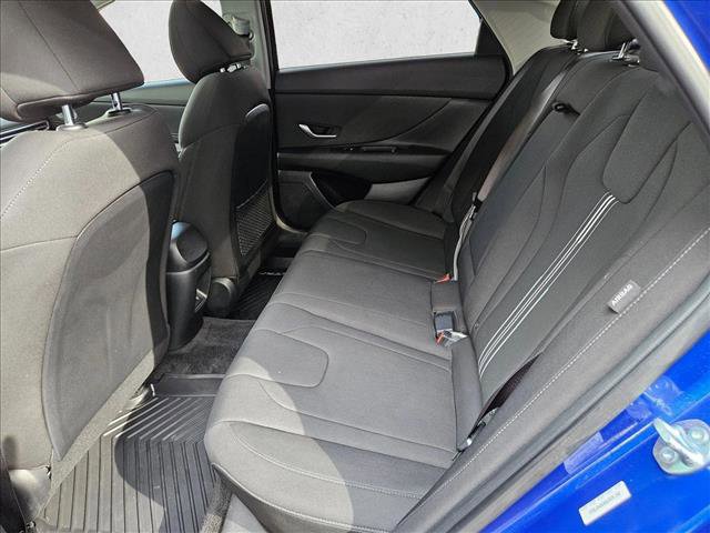 Certified 2025 Hyundai Elantra SEL FWD image 14